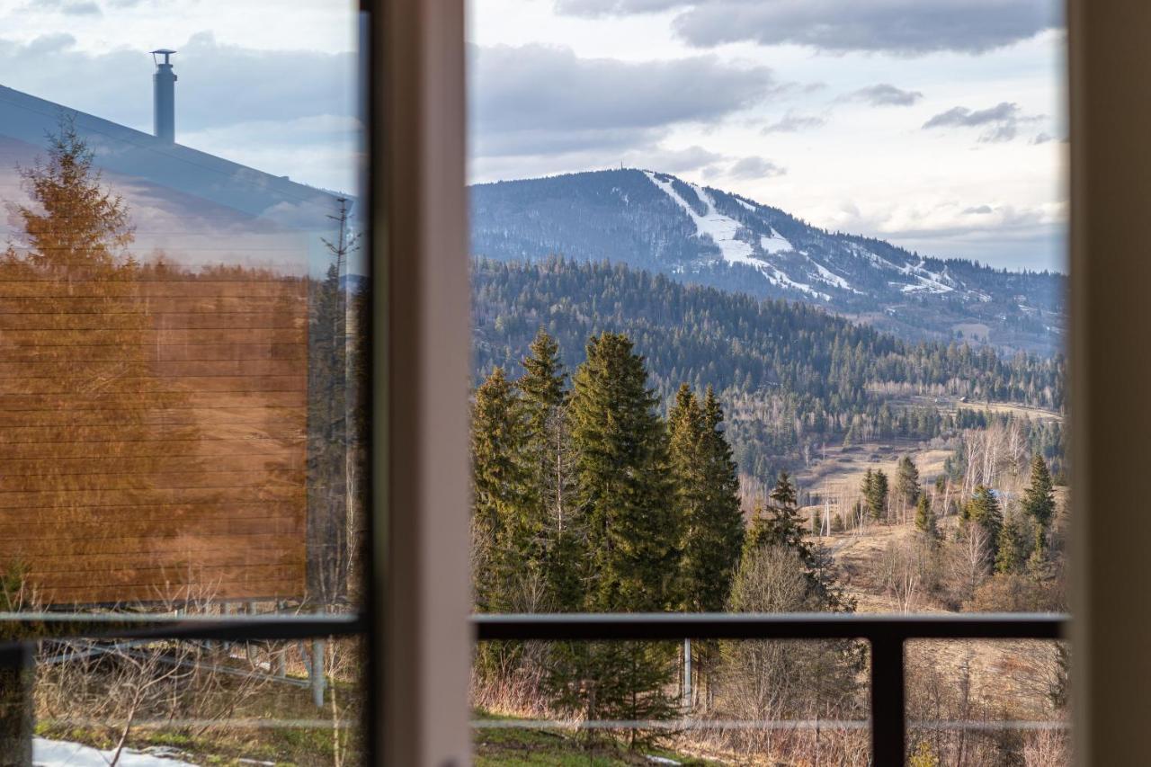 Mount Hotel 슬랍스크 외부 사진